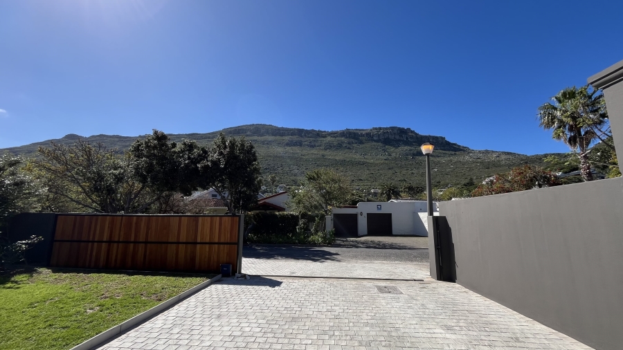 5 Bedroom Property for Sale in Clovelly Western Cape